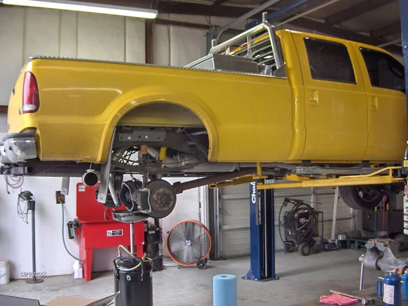 Service bay at Rob's Automotive Repair Center, Clackamas, Oregon